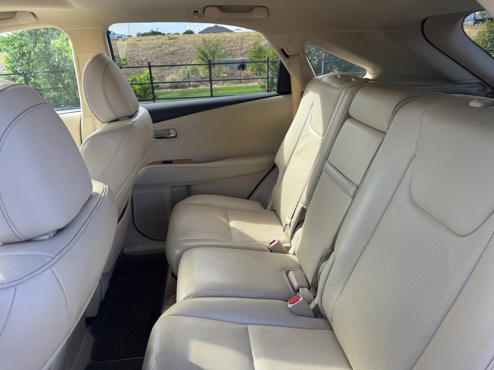 Used 2015 Lexus RX 450h AWD image 17