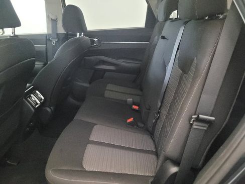 Used 2023 Kia Sorento LX FWD image 18