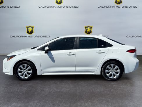 Used 2020 Toyota Corolla LE w/ Carpet Mat Package (TMS) FWD image 2