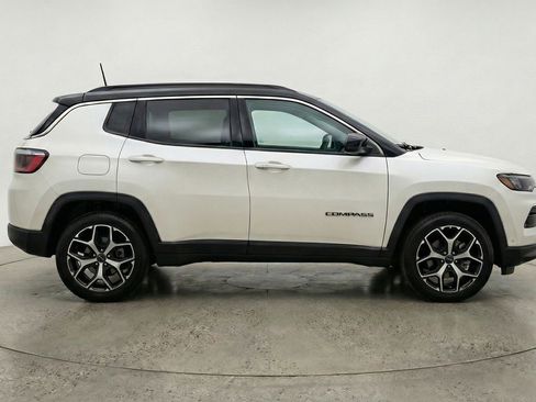 Used 2025 Jeep Compass Limited AWD/4WD image 11