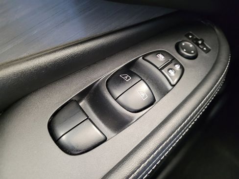 Used 2018 Nissan Murano SV image 27