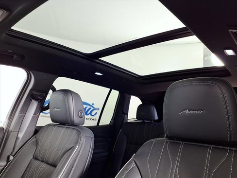 New 2026 Buick Enclave Avenir image 7