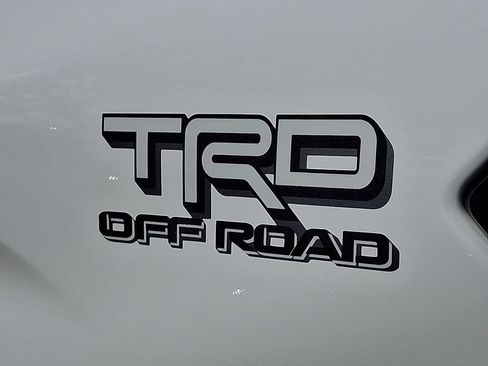 Used 2024 Toyota Tacoma TRD Off-Road AWD/4WD image 32