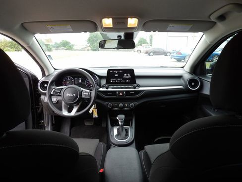 Used 2024 Kia Forte LXS w/ LXS Technology Package FWD image 23
