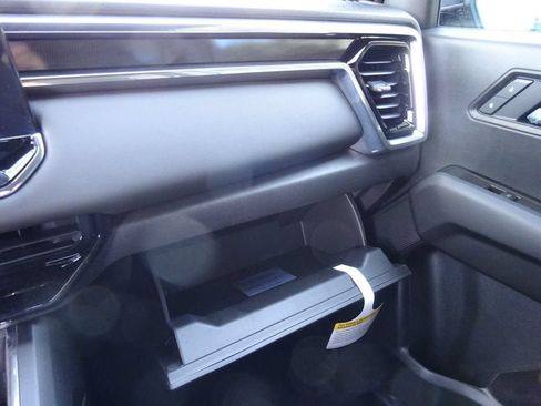 New 2026 GMC Canyon Elevation w/ Convenience Package RWD image 27