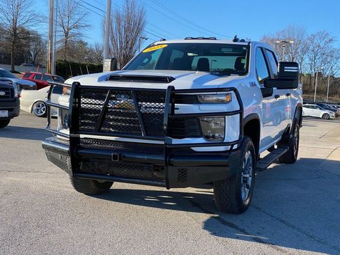 Used 2025 Chevrolet Silverado 2500 Custom w/ Custom Value Package image 3