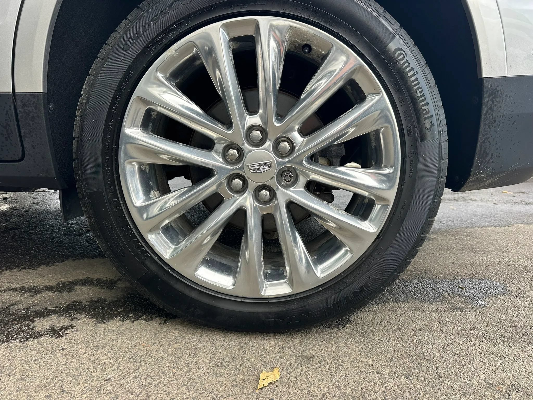 Used 2017 Cadillac XT5 Platinum w/ Driver Assist Package AWD/4WD image 45