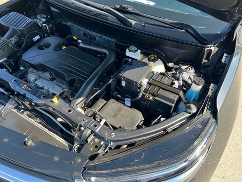 Used 2023 Chevrolet Equinox LT image 44
