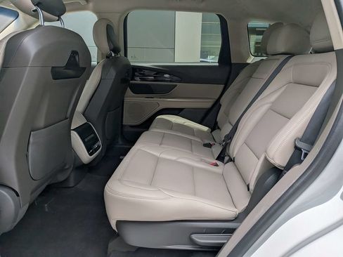 Certified 2024 Lincoln Nautilus Premier AWD/4WD image 15