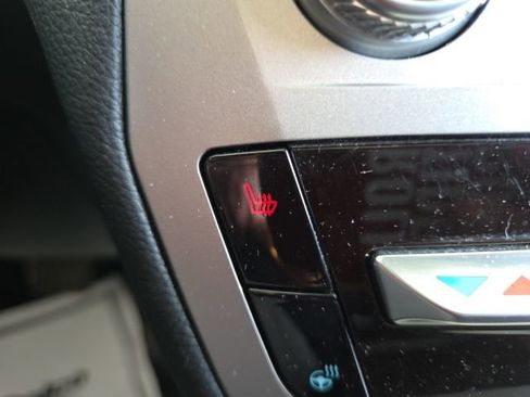 Used 2022 Ford Explorer XLT image 9