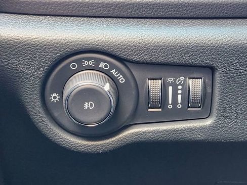 New 2026 Chrysler Pacifica Limited image 17