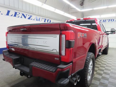 Used 2024 Ford F250 Platinum w/ FX4 Off-Road Package image 4