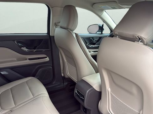 Used 2022 Lincoln Corsair FWD image 28