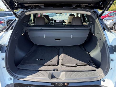 Certified 2025 Nissan Murano Platinum w/ Cargo Package image 7