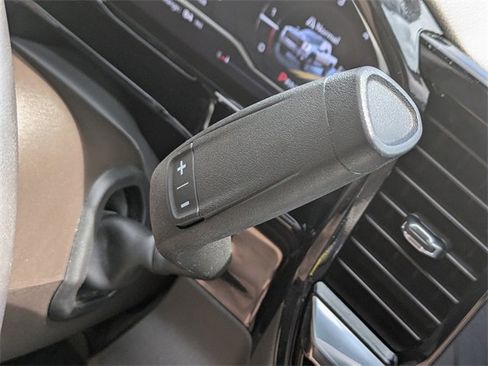 Used 2024 GMC Sierra 2500 SLT w/ SLT Premium Package image 28