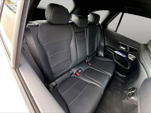 Used 2023 Mercedes-Benz GLC 300 image 19