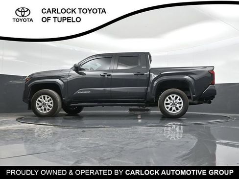 Used 2025 Toyota Tacoma SR5 image 30