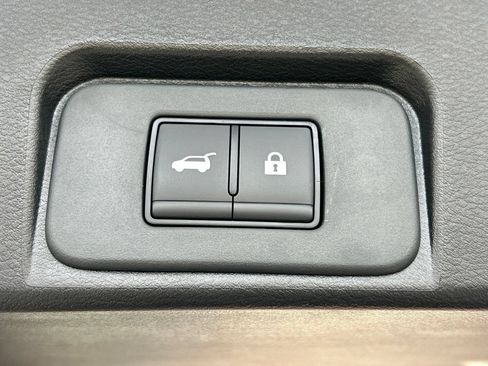Used 2026 Nissan Rogue SV FWD image 51