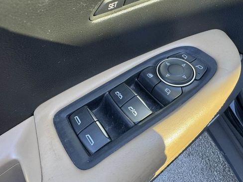 Used 2018 Cadillac XT5 Platinum w/ Driver Assist Package image 25