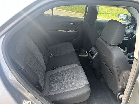 Used 2023 Chevrolet Equinox LT FWD image 16