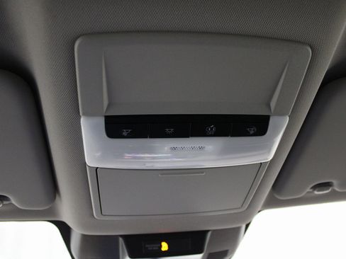 Used 2023 Nissan Rogue S image 31