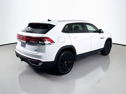 Certified 2024 Volkswagen Atlas Cross Sport SE w/ Panoramic Sunroof Package AWD/4WD image 9