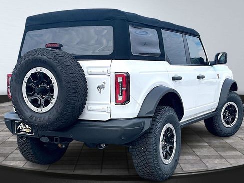 Used 2021 Ford Bronco Badlands image 6