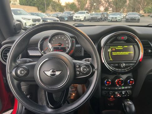 Used 2017 MINI Cooper S image 10