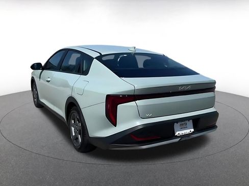 Used 2025 Kia K4 LXS image 11