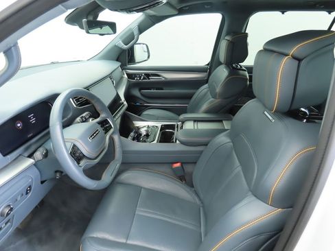 Used 2023 Jeep Grand Wagoneer Series II image 18