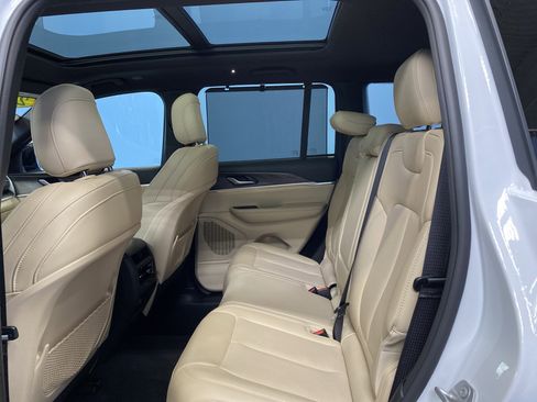 Certified 2024 Jeep Grand Cherokee Limited w/ Luxury Tech Group II image 26