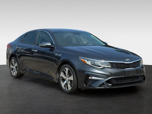 Used 2020 Kia Optima S FWD image 3
