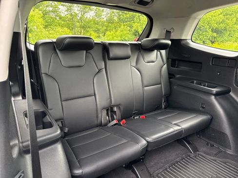Used 2024 Kia Telluride S AWD/4WD image 12