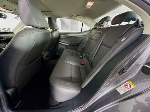 Used 2018 Lexus IS 300 image 23