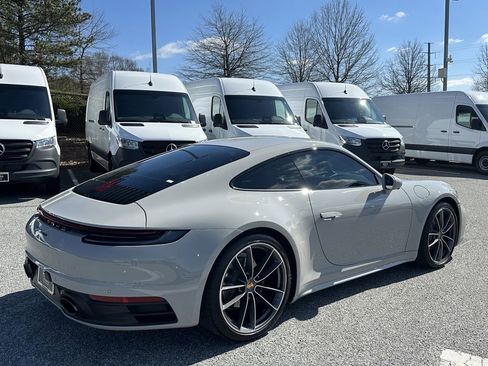 Used 2022 Porsche 911 Carrera image 8
