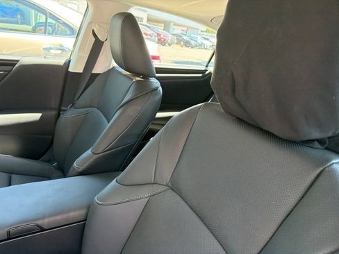 Used 2023 Lexus ES 300h w/ Premium Package FWD image 7