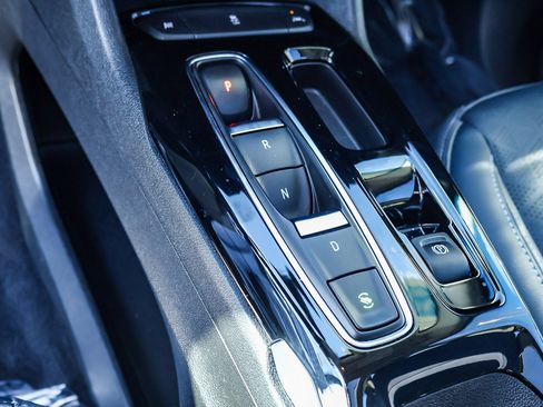 Used 2022 Chevrolet Bolt EUV Premier w/ Sun & Sound Package image 12