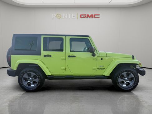 Used 2016 Jeep Wrangler Unlimited Sahara w/ Connectivity Group image 9