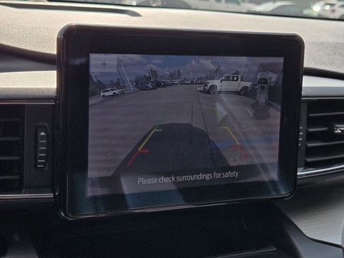 Used 2020 Ford Explorer XLT w/ Equipment Group 202A image 13