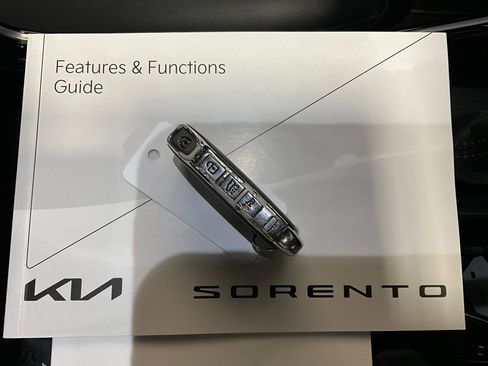 Used 2023 Kia Sorento SX Prestige image 12