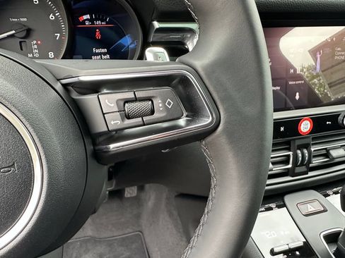 Used 2026 Porsche Macan AWD/4WD image 16