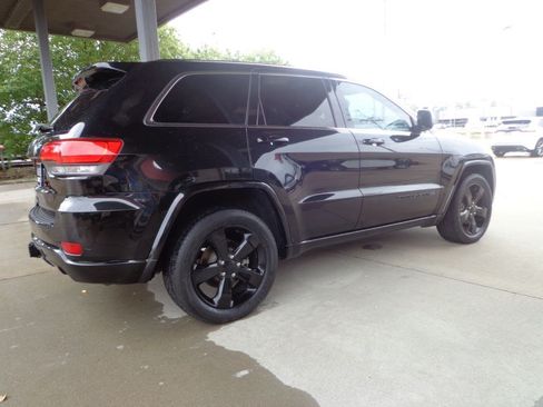 Used 2015 Jeep Grand Cherokee Altitude AWD/4WD image 4
