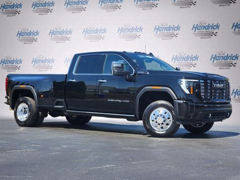 Used 2025 GMC Sierra 3500 Denali Ultimate image 2