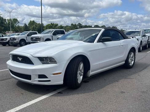 Used 2014 Ford Mustang Convertible RWD image 8
