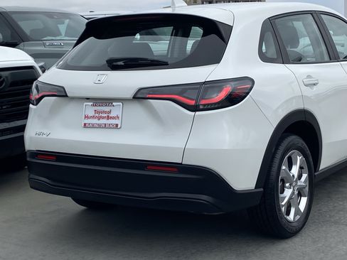 Used 2024 Honda HR-V LX image 4