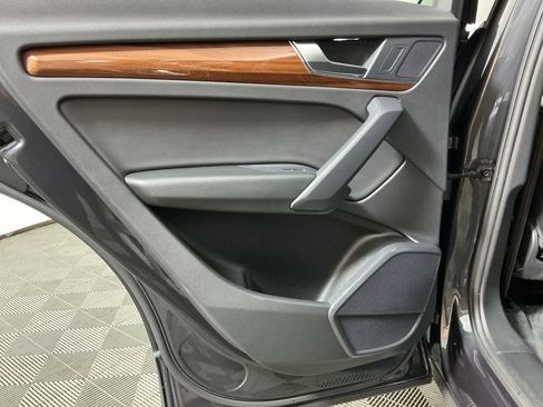 Used 2024 Audi Q5 2.0T Premium w/ Convenience Package image 24