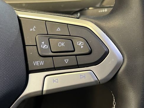 Certified 2023 Volkswagen Tiguan SE R-Line FWD image 21