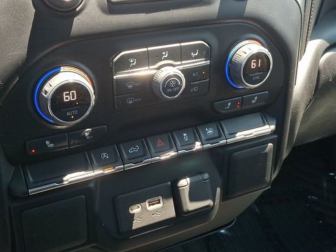 Used 2021 Chevrolet Silverado 1500 LT AWD/4WD image 15