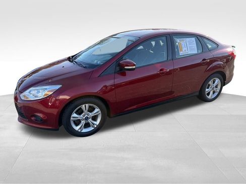 Used 2013 Ford Focus SE w/ SE Winter Pkg image 6