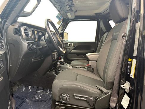 Used 2020 Jeep Wrangler Unlimited Sahara image 10